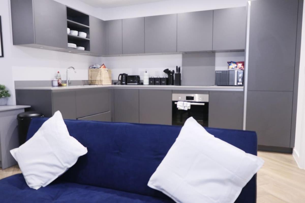 Stylish 2-bed - Rooftop Views - * Birmingham