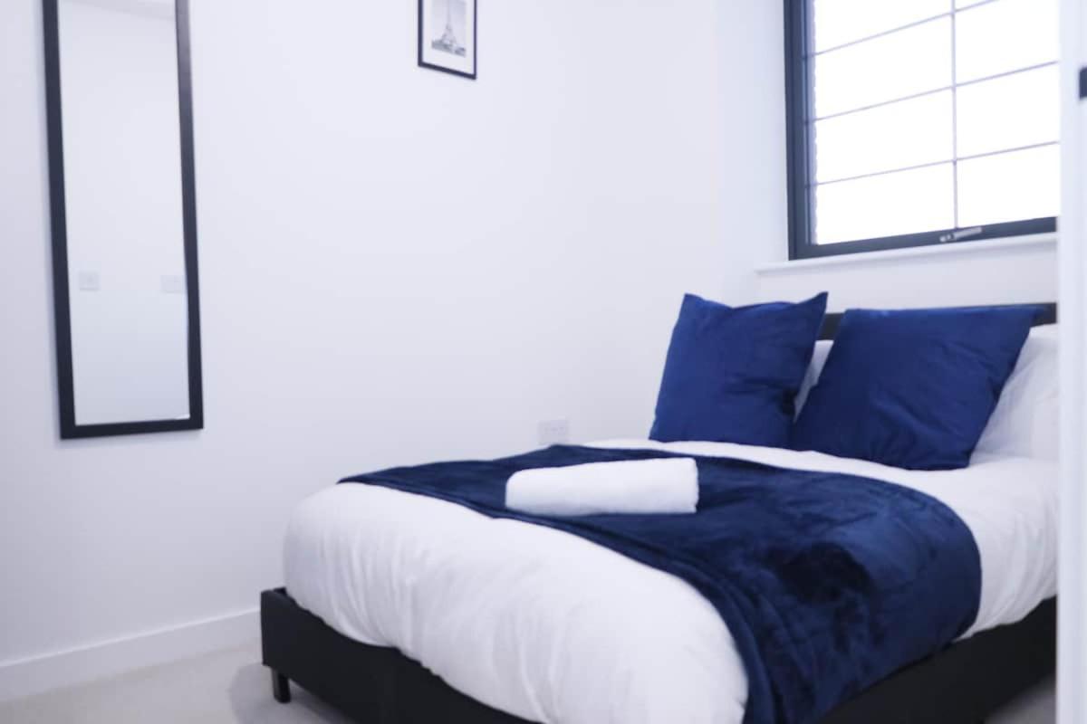 Stylish 2-bed - Rooftop Views - Apartment *