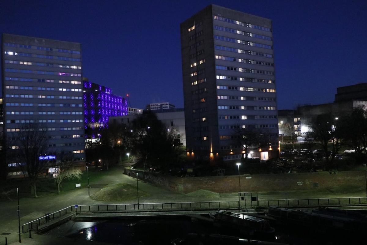 Stylish 2-bed - Rooftop Views - Birmingham