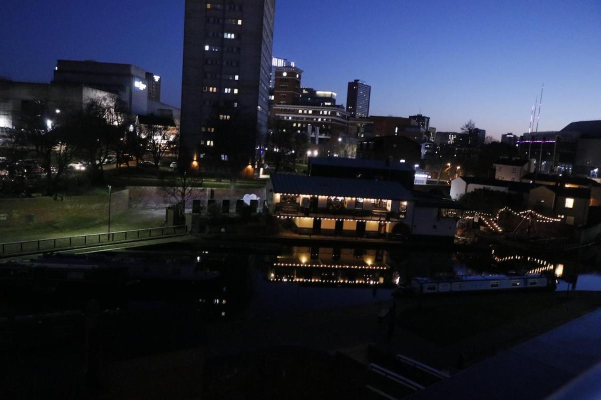 Apartment Stylish 2-bed - Rooftop Views - Birmingham