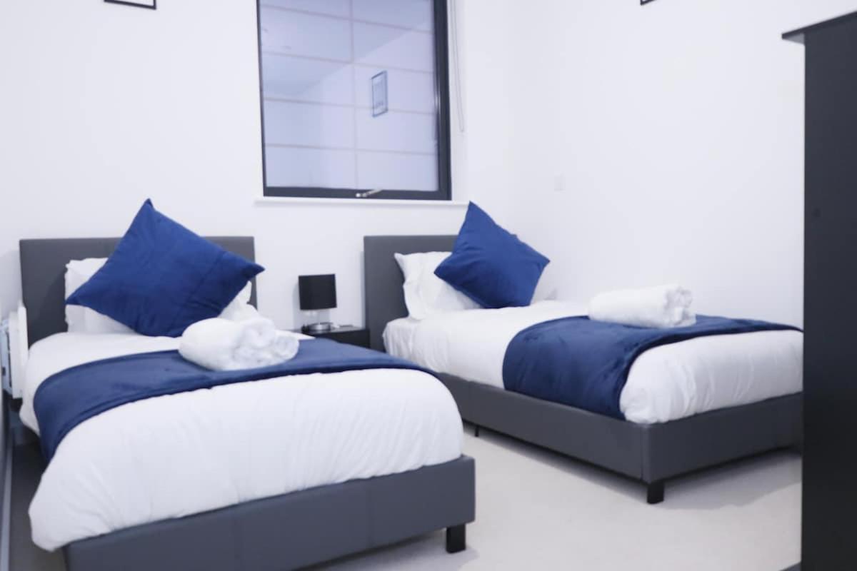 Stylish 2-bed - Rooftop Views - Apartment *
