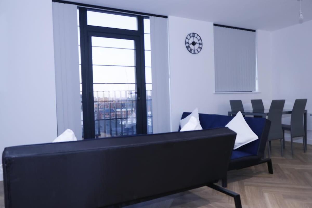 Stylish 2-bed - Rooftop Views - Birmingham