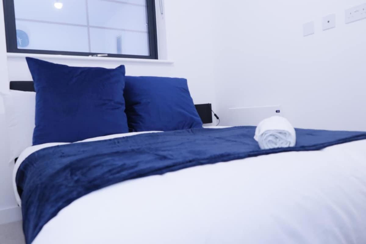 Stylish 2-bed - Rooftop Views - Apartment *