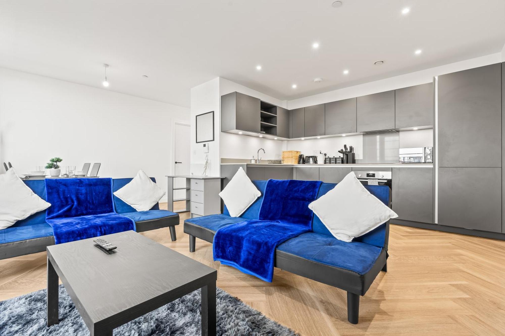 Stylish 2-bed - Rooftop Views - * Birmingham
