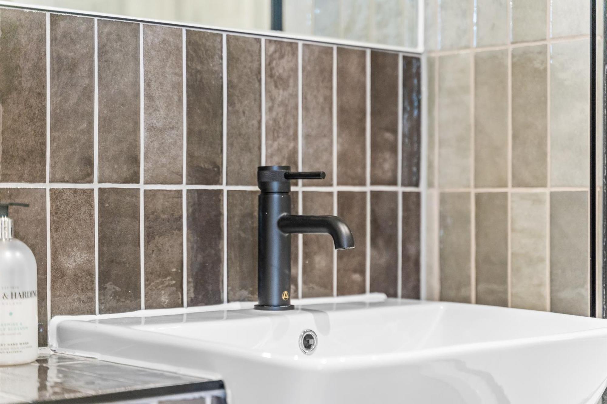 Stylish 2-bed - Rooftop Views - Birmingham