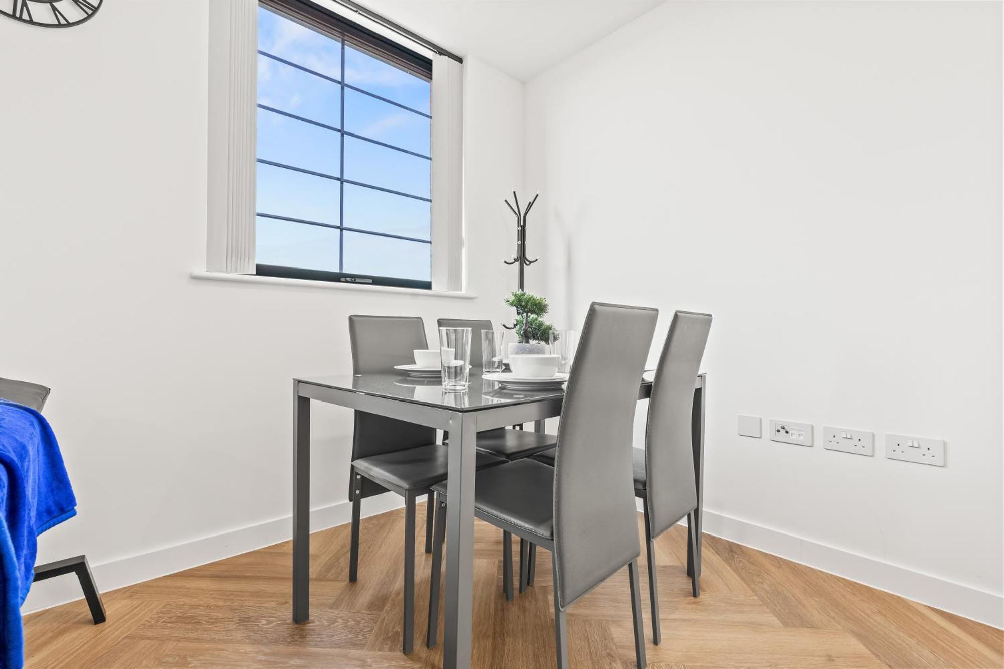 Stylish 2-bed - Rooftop Views - Apartment *