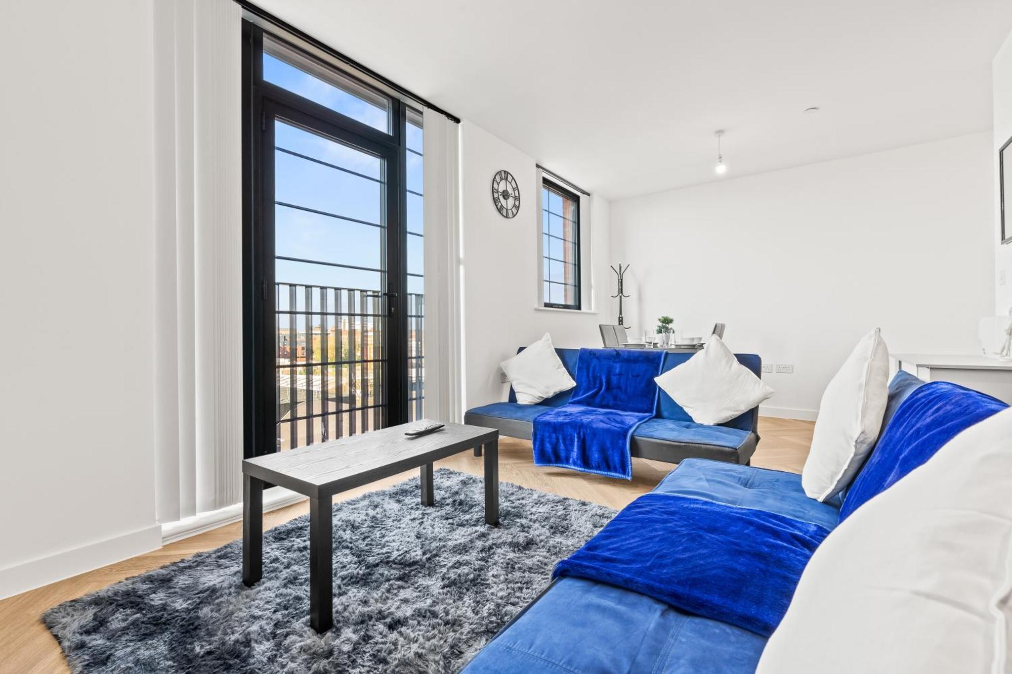Apartment Stylish 2-bed - Rooftop Views - *