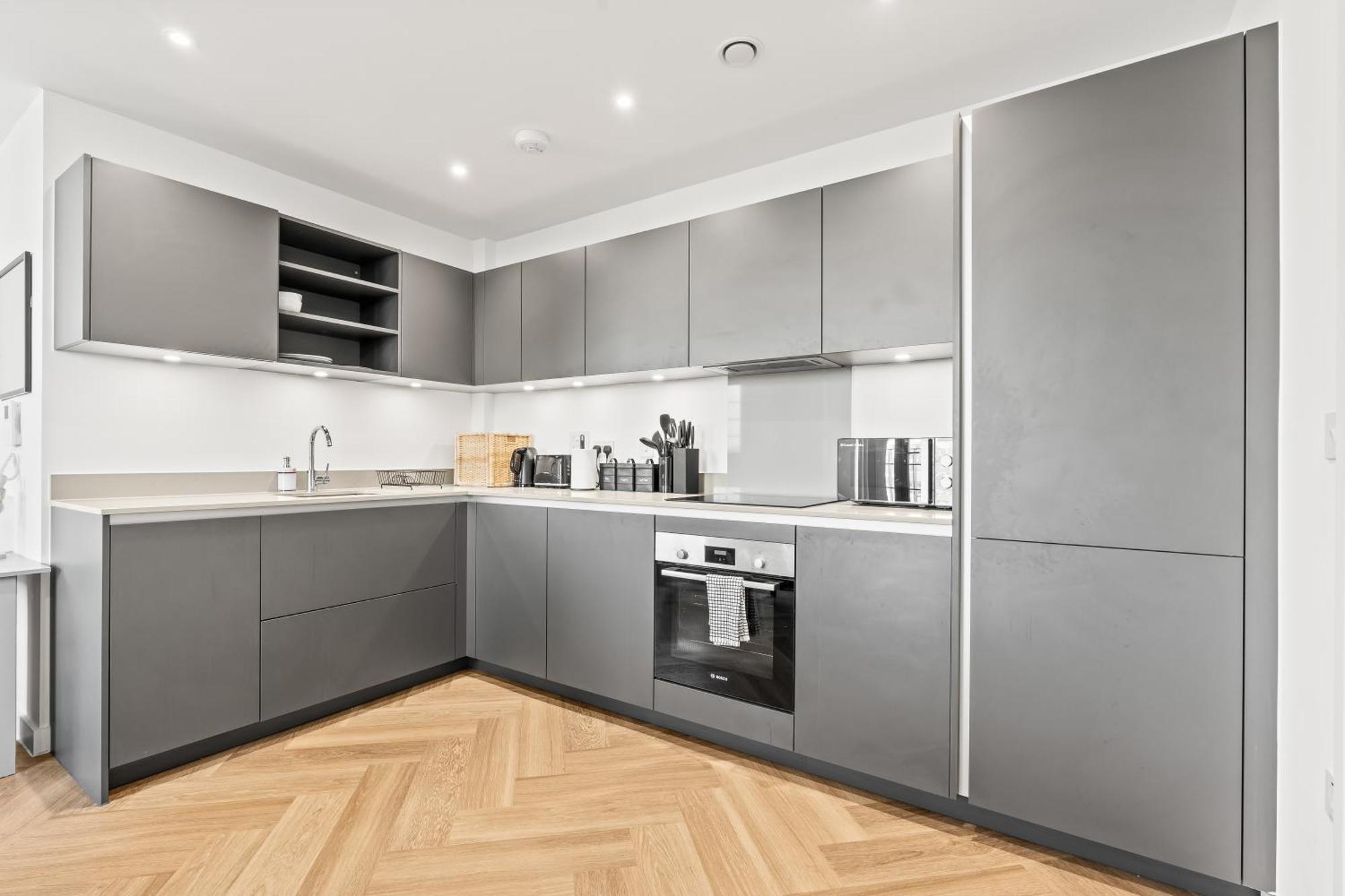 Stylish 2-bed - Rooftop Views -