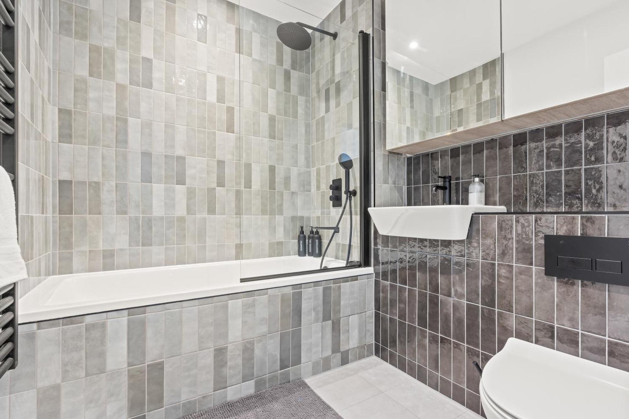 Stylish 2-bed - Rooftop Views - * Birmingham