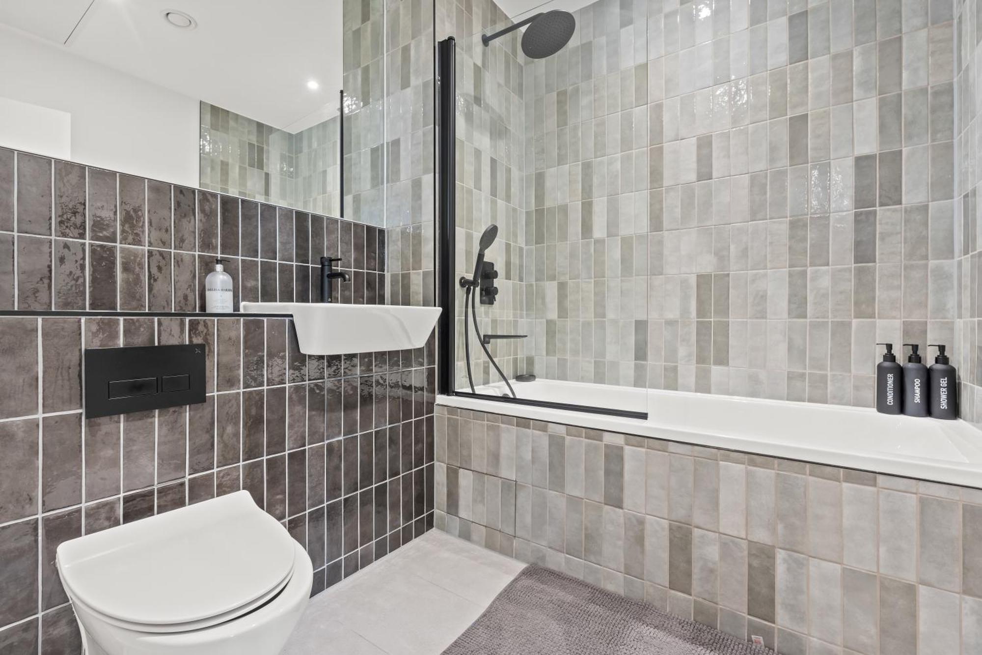 Stylish 2-bed - Rooftop Views - * Birmingham