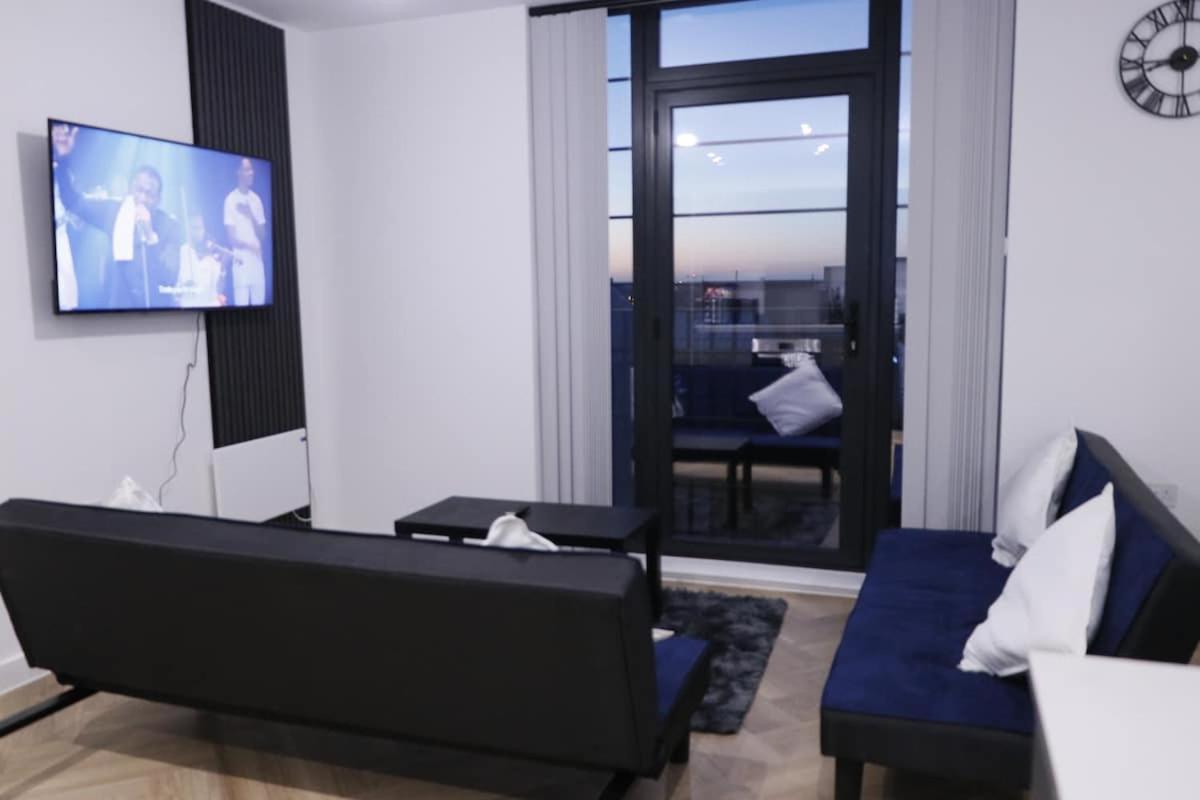 Stylish 2-bed - Rooftop Views - * Birmingham