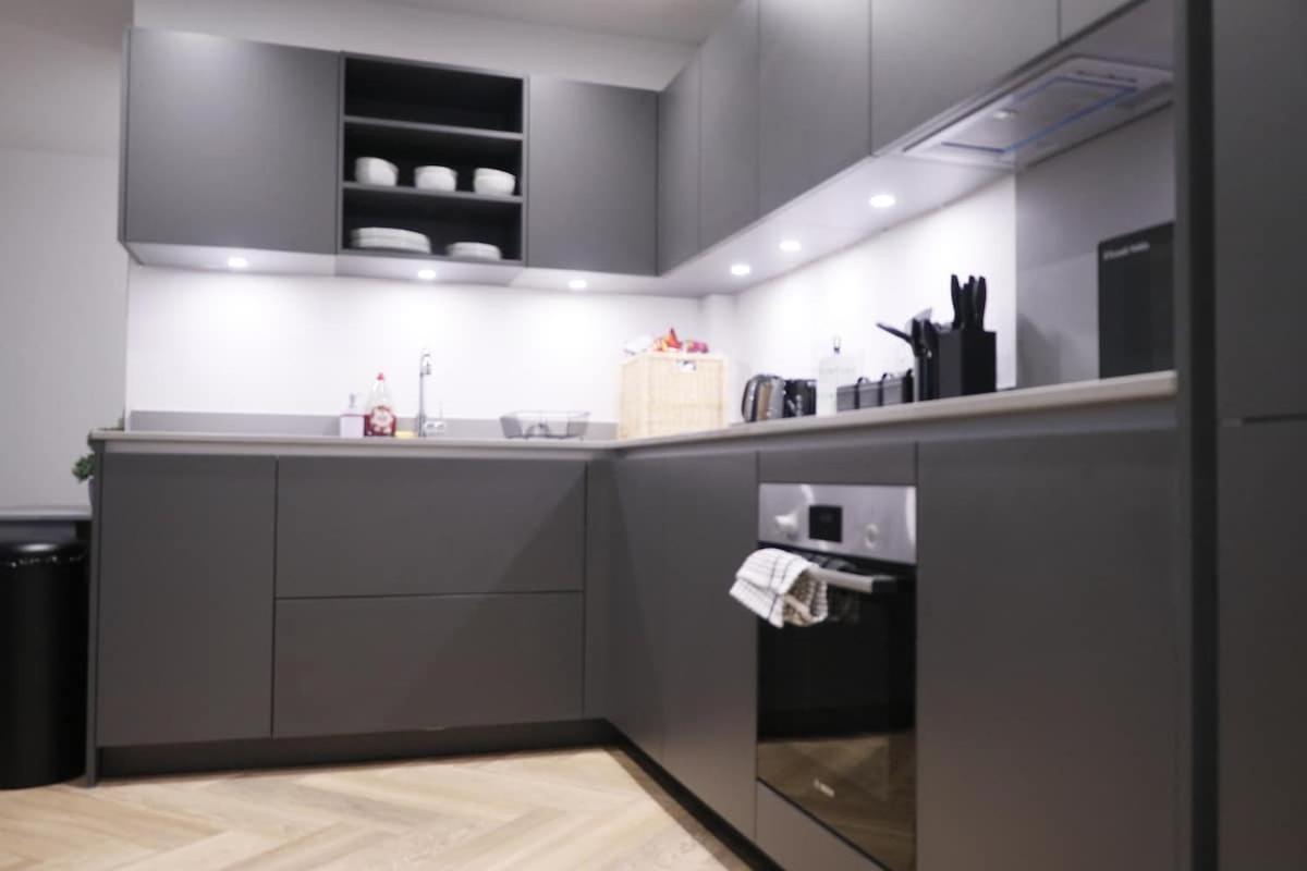 Stylish 2-bed - Rooftop Views - Apartment